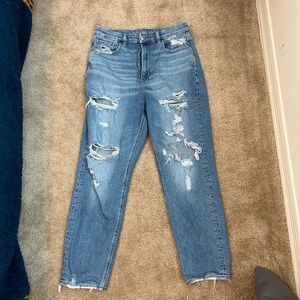 American Eagle Curvy Mom Jean Distressed